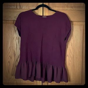 Short sleeve sweater with ruffle detail